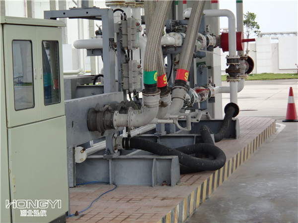 底部密閉裝車(chē)鶴管